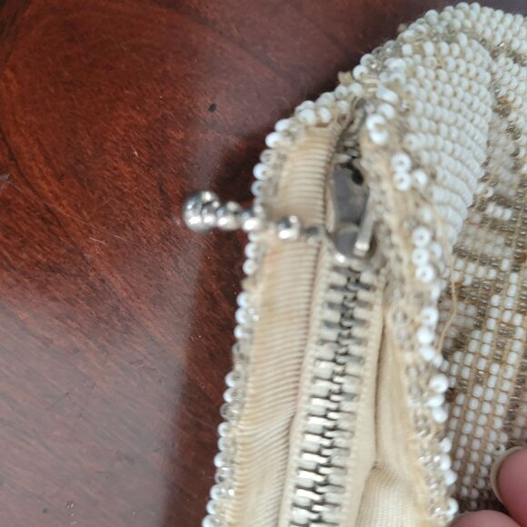 Vintage Beaded Ivory Floral Clutch Purse With Metal Zipper & Handle Accent - Picture 5 of 9